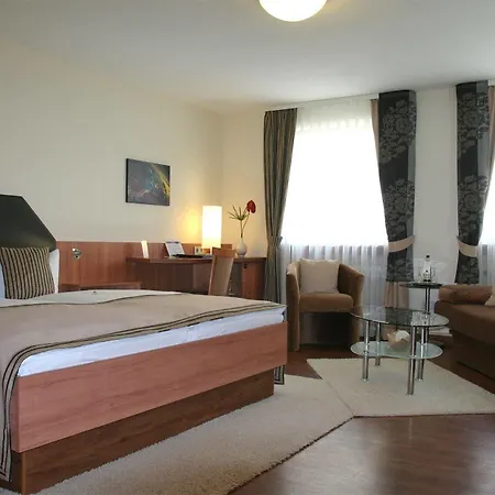 Hotel Merkur 3*