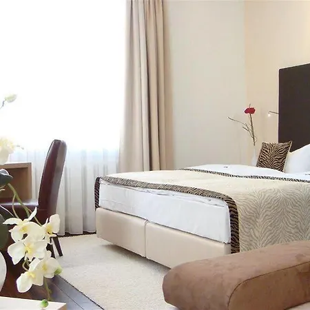 Merkur Hotel 3*